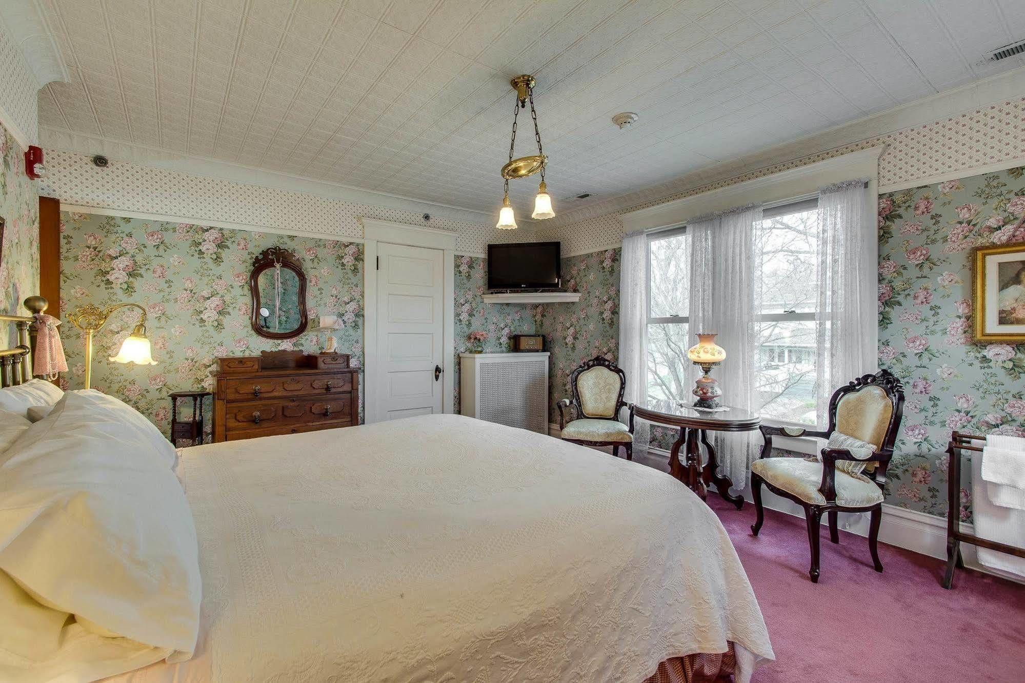 Harrison House Bed & Breakfast Naperville Buitenkant foto