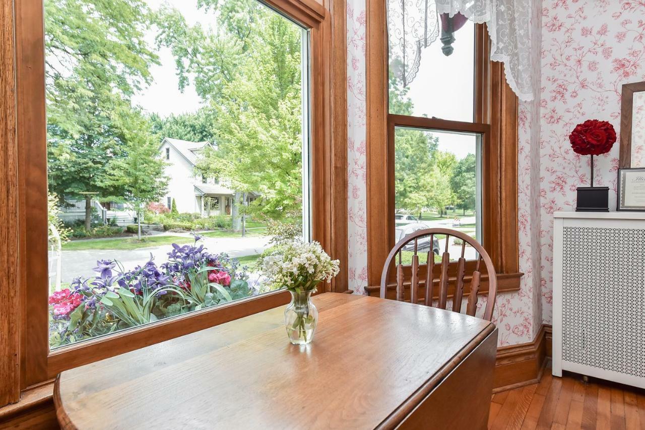 Harrison House Bed & Breakfast Naperville Buitenkant foto