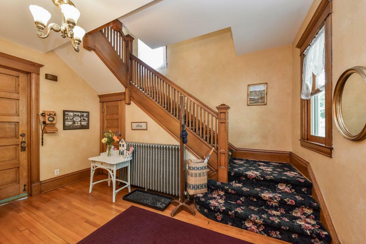 Harrison House Bed & Breakfast Naperville Buitenkant foto