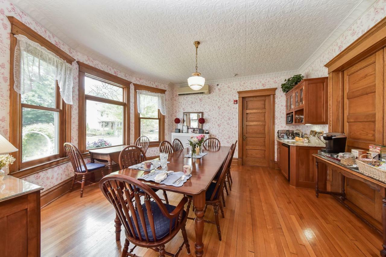Harrison House Bed & Breakfast Naperville Buitenkant foto
