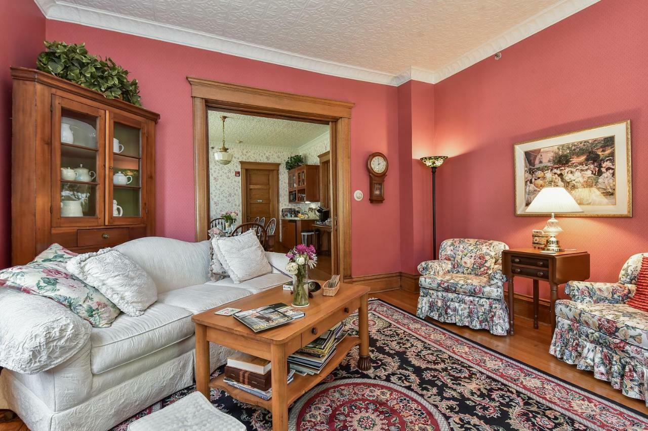 Harrison House Bed & Breakfast Naperville Buitenkant foto