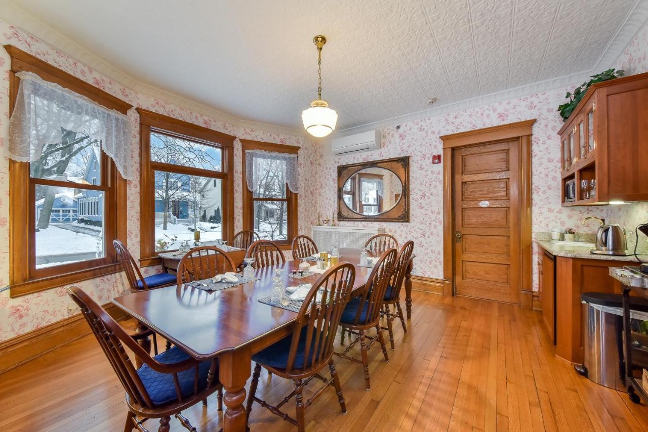 Harrison House Bed & Breakfast Naperville Buitenkant foto